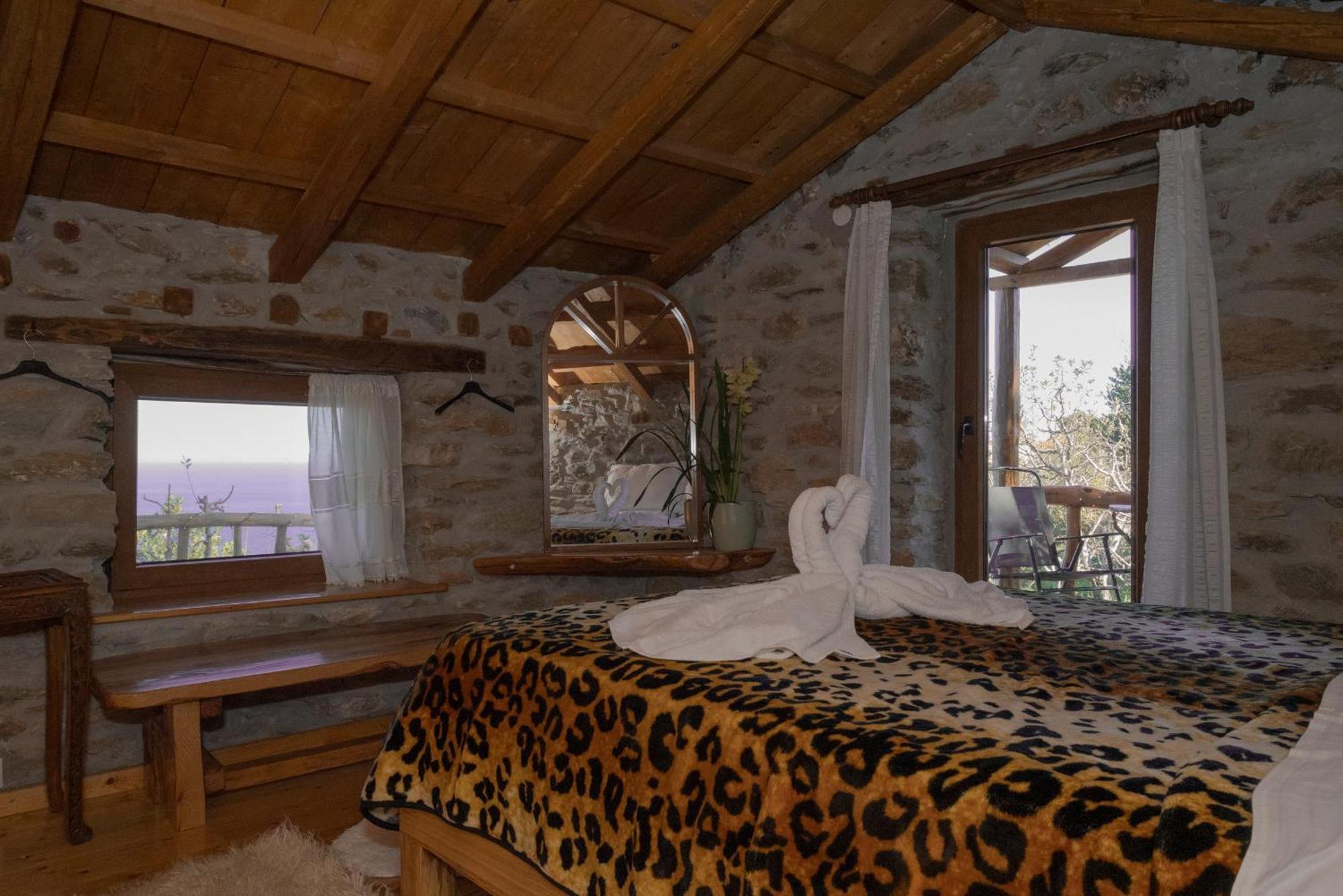 Aristoteli'S Stone House Makrirrákhi エクステリア 写真